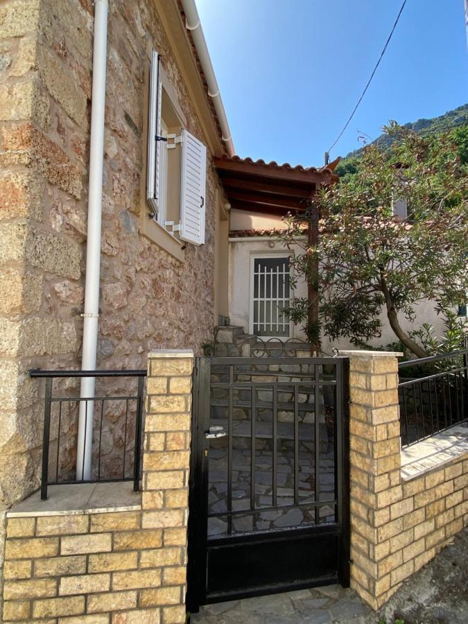 הוילה מונמבאסיה Barbajonn'S Stone House מראה חיצוני תמונה