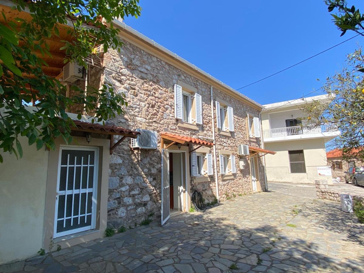 הוילה מונמבאסיה Barbajonn'S Stone House מראה חיצוני תמונה